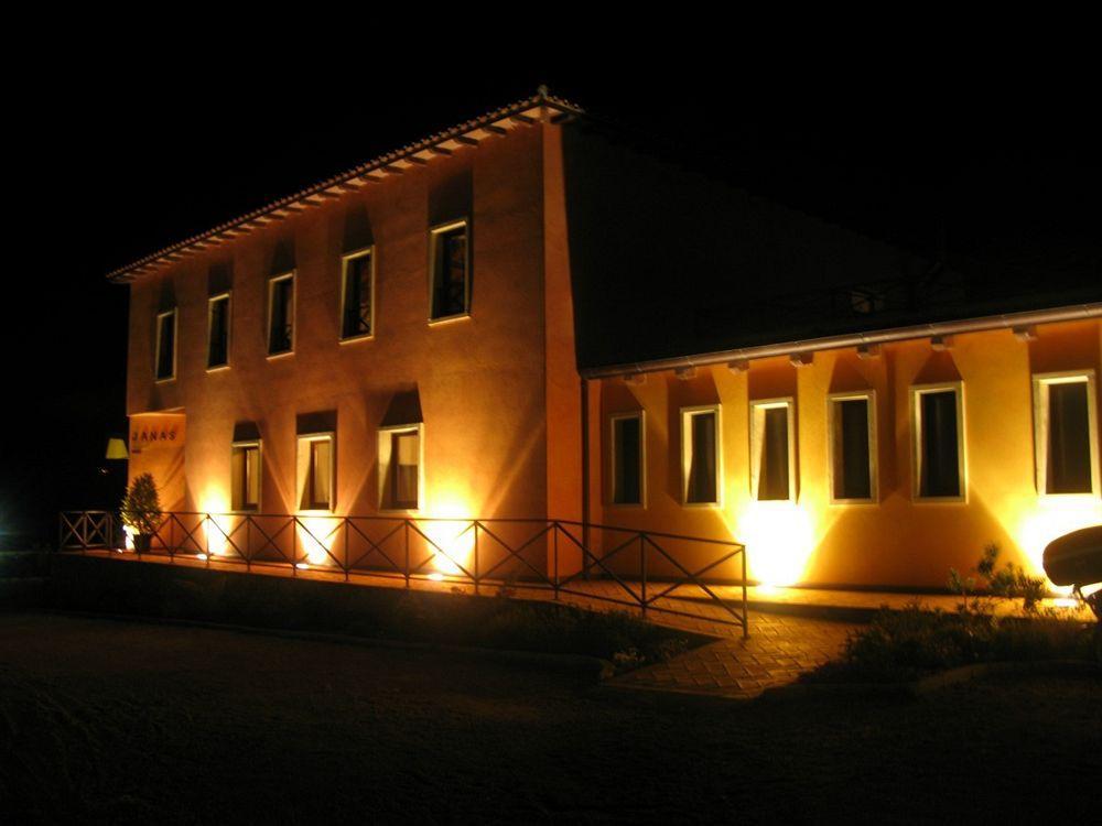 Janas Country Resort Mores Exteriör bild